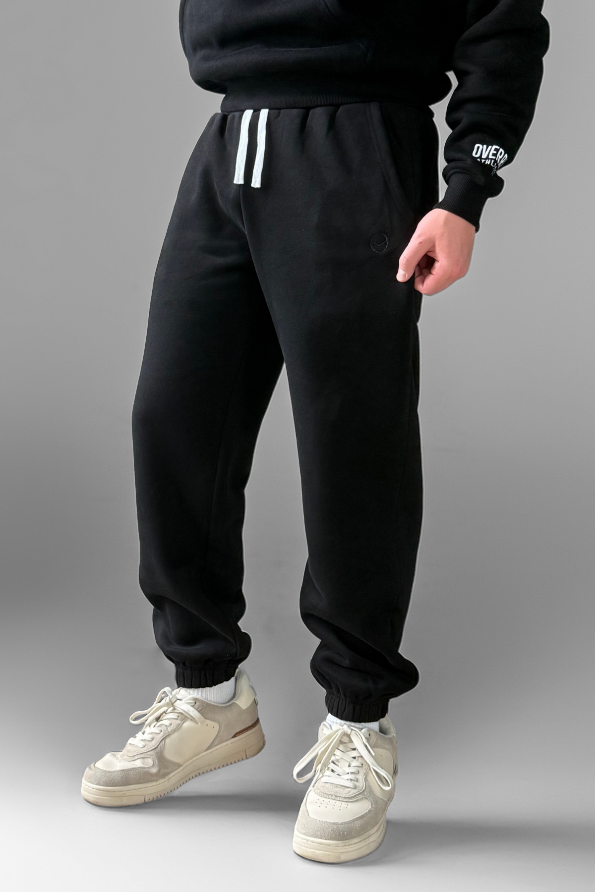 ESSENTIAL | CUFFED REGULAR-FIT SWEATPANTS