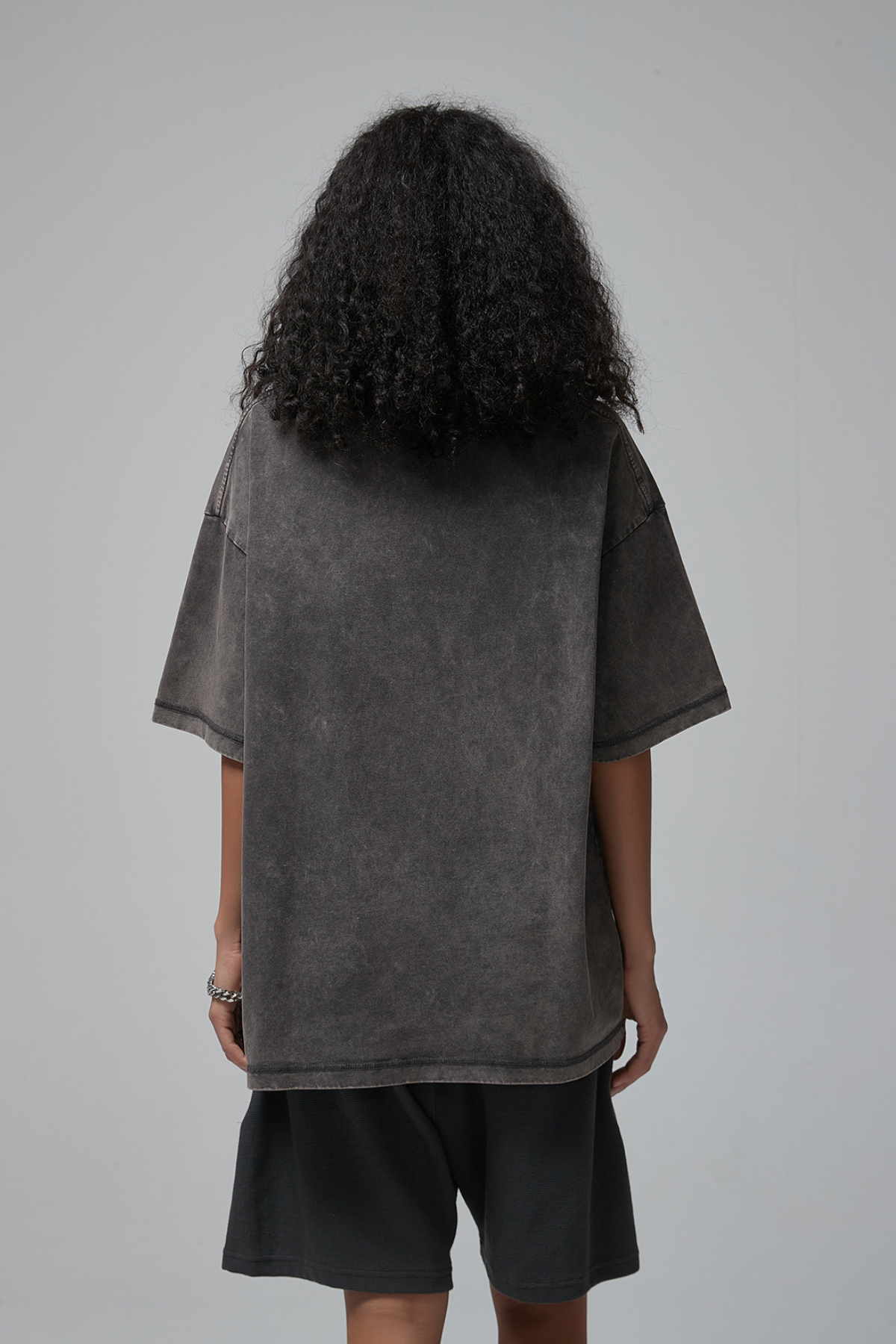 VILLIAN | OVERSIZED ACID-WASH TEE