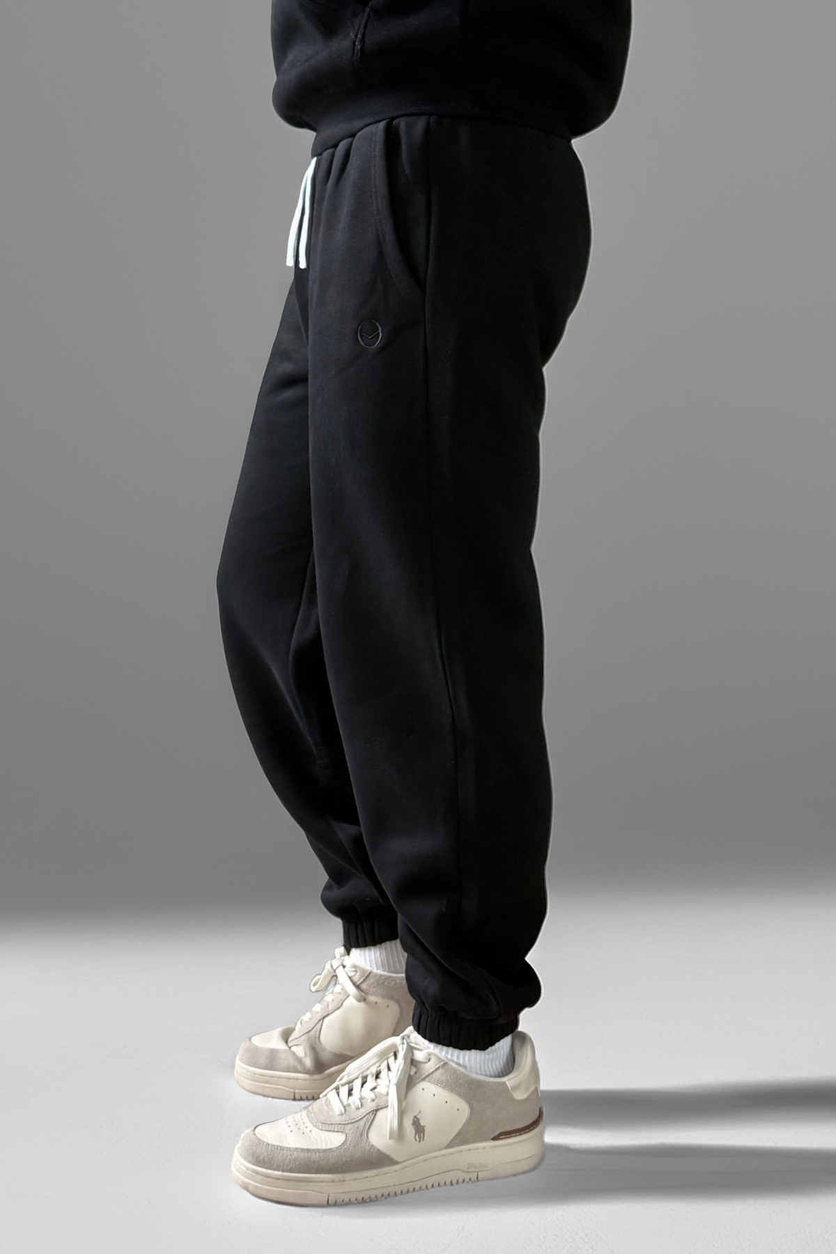 ESSENTIAL | CUFFED REGULAR-FIT SWEATPANTS