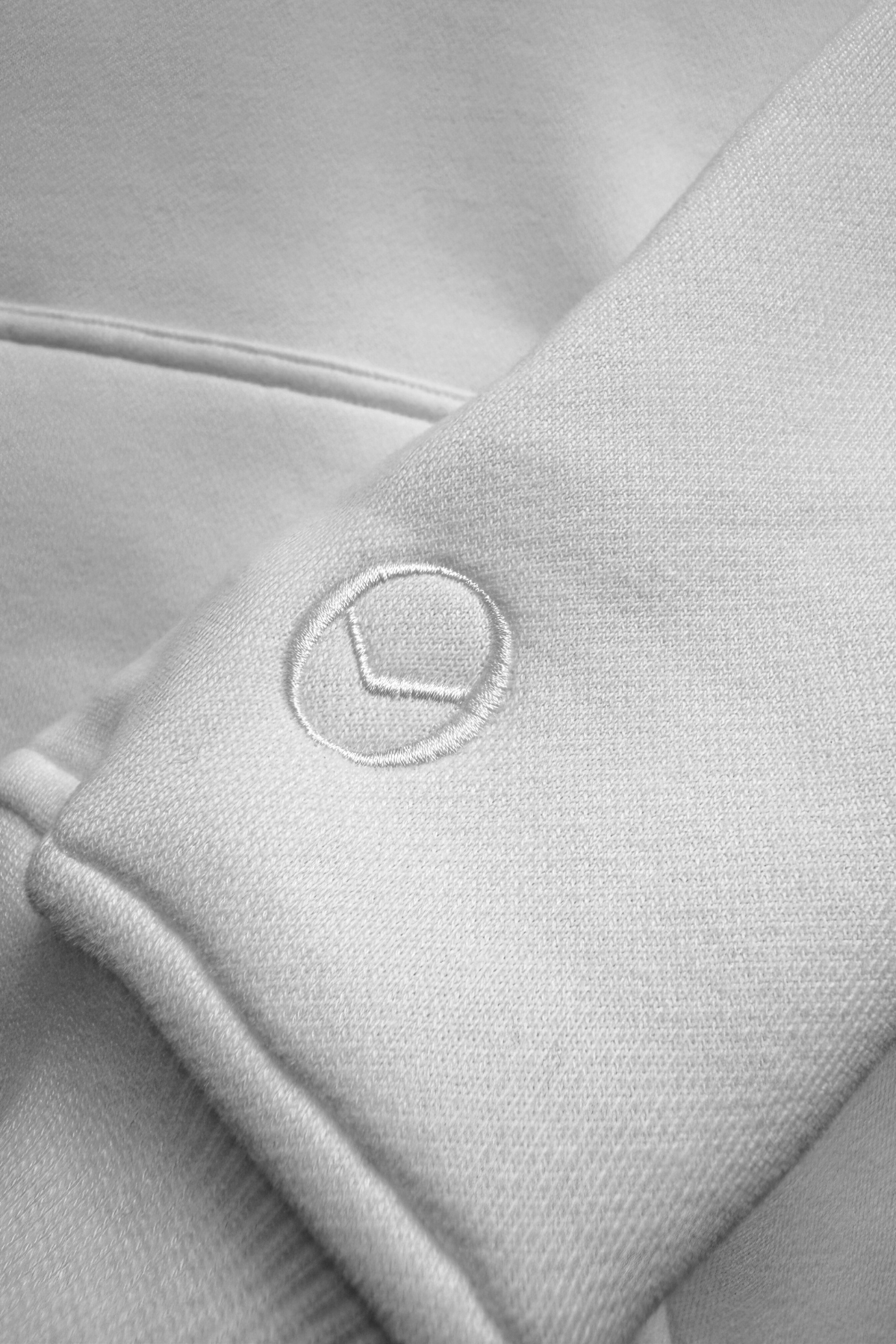 ESSENTIAL | BOXY PULLOVER HOODIE