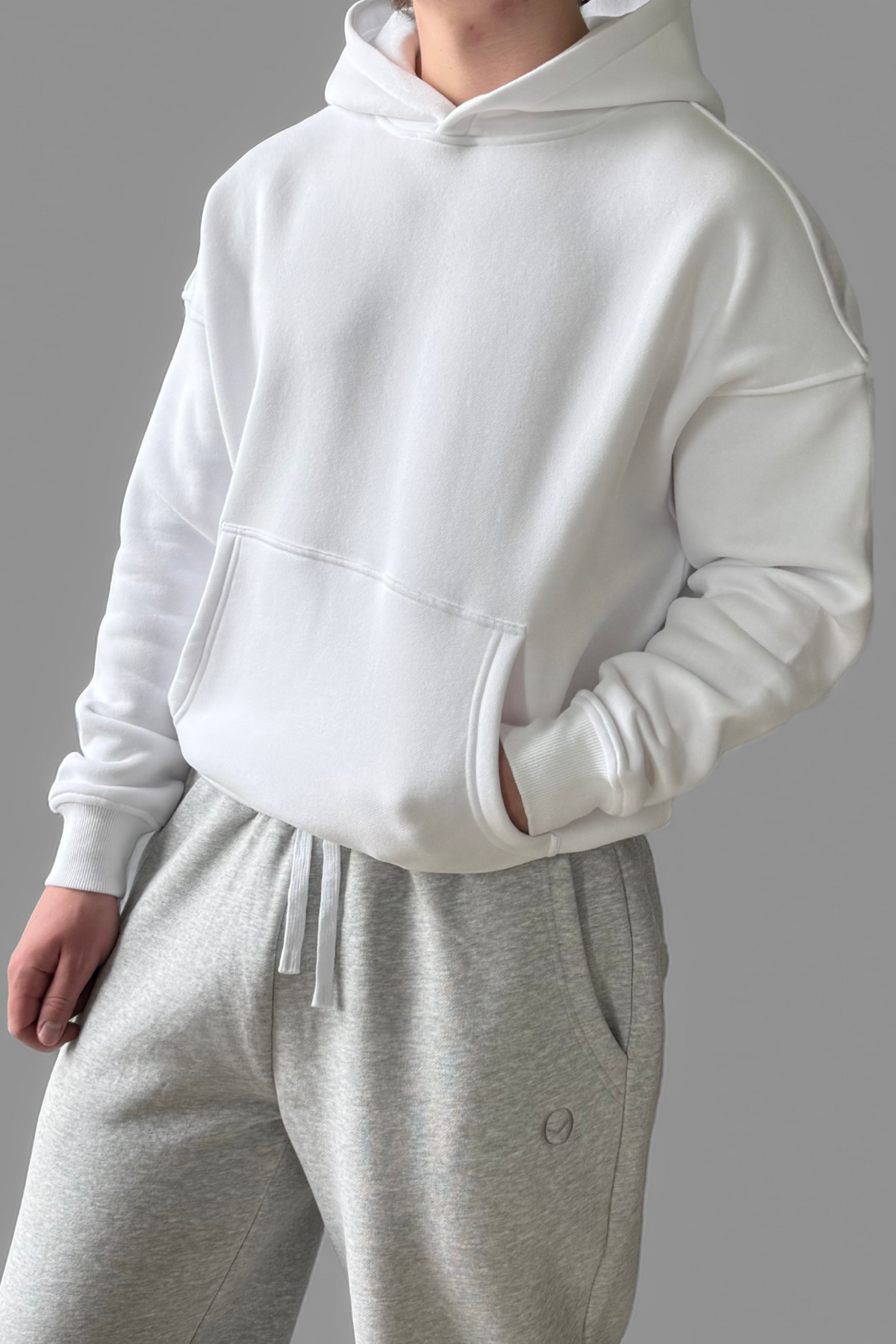 ESSENTIAL | BOXY PULLOVER HOODIE