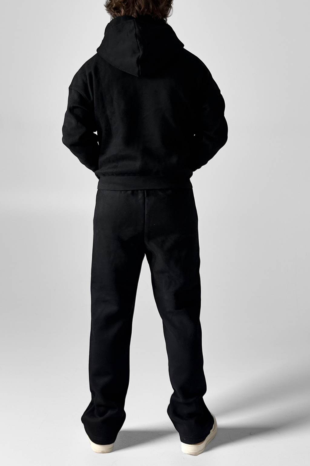 ESSENTIAL | WIDE-LEG SWEATPANTS