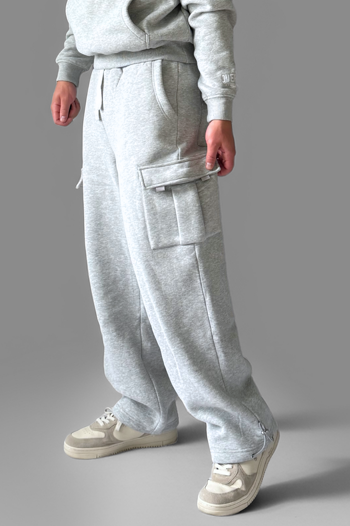 ESSENTIAL | CARGO WIDE-LEG SWEATPANTS