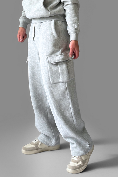 ESSENTIAL | CARGO WIDE-LEG SWEATPANTS