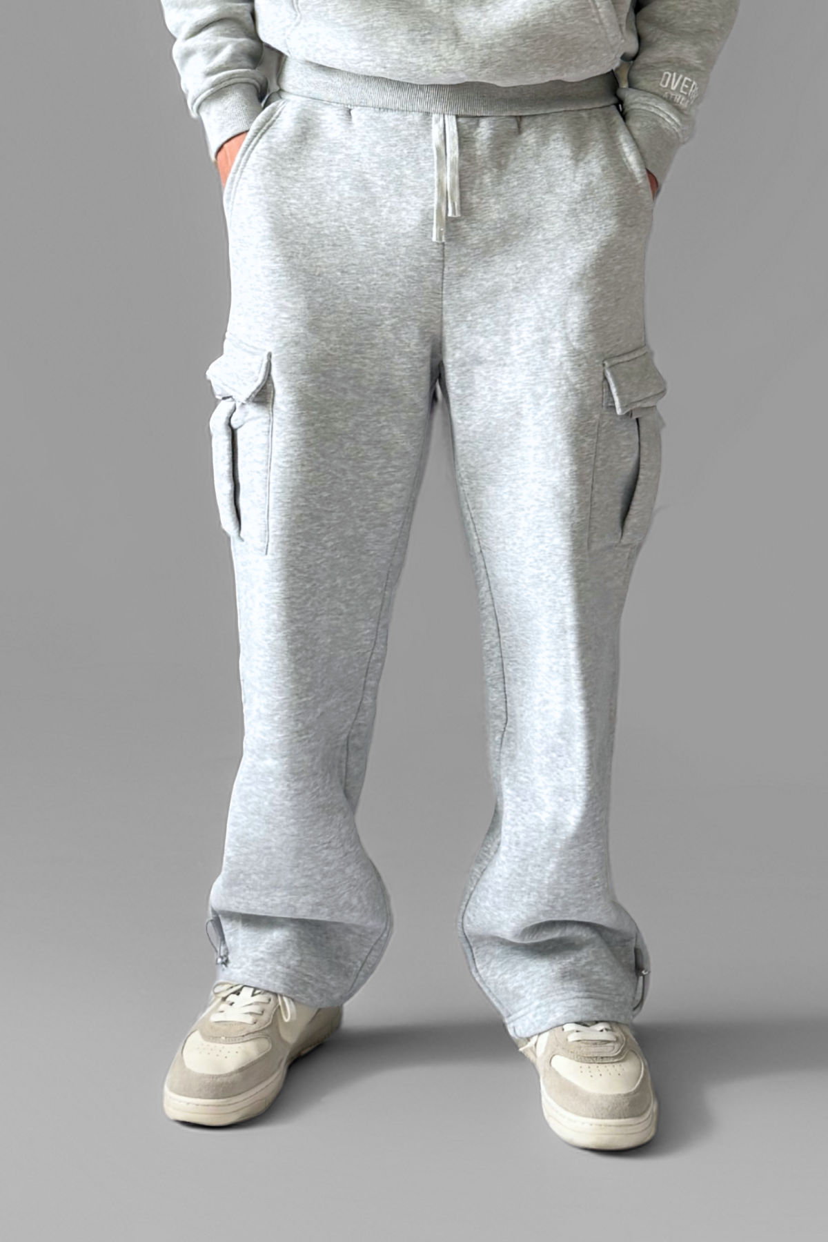 ESSENTIAL | CARGO WIDE-LEG SWEATPANTS