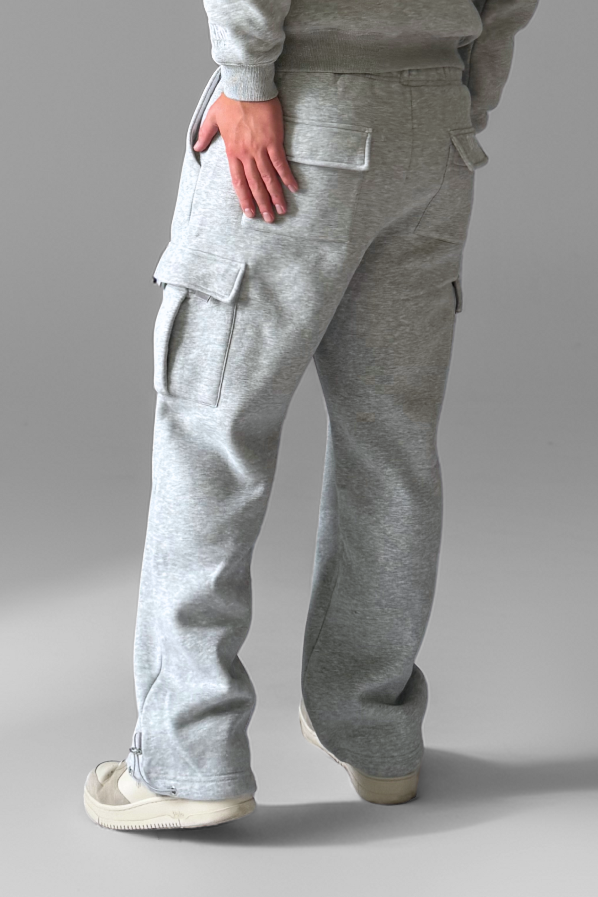 ESSENTIAL | CARGO WIDE-LEG SWEATPANTS