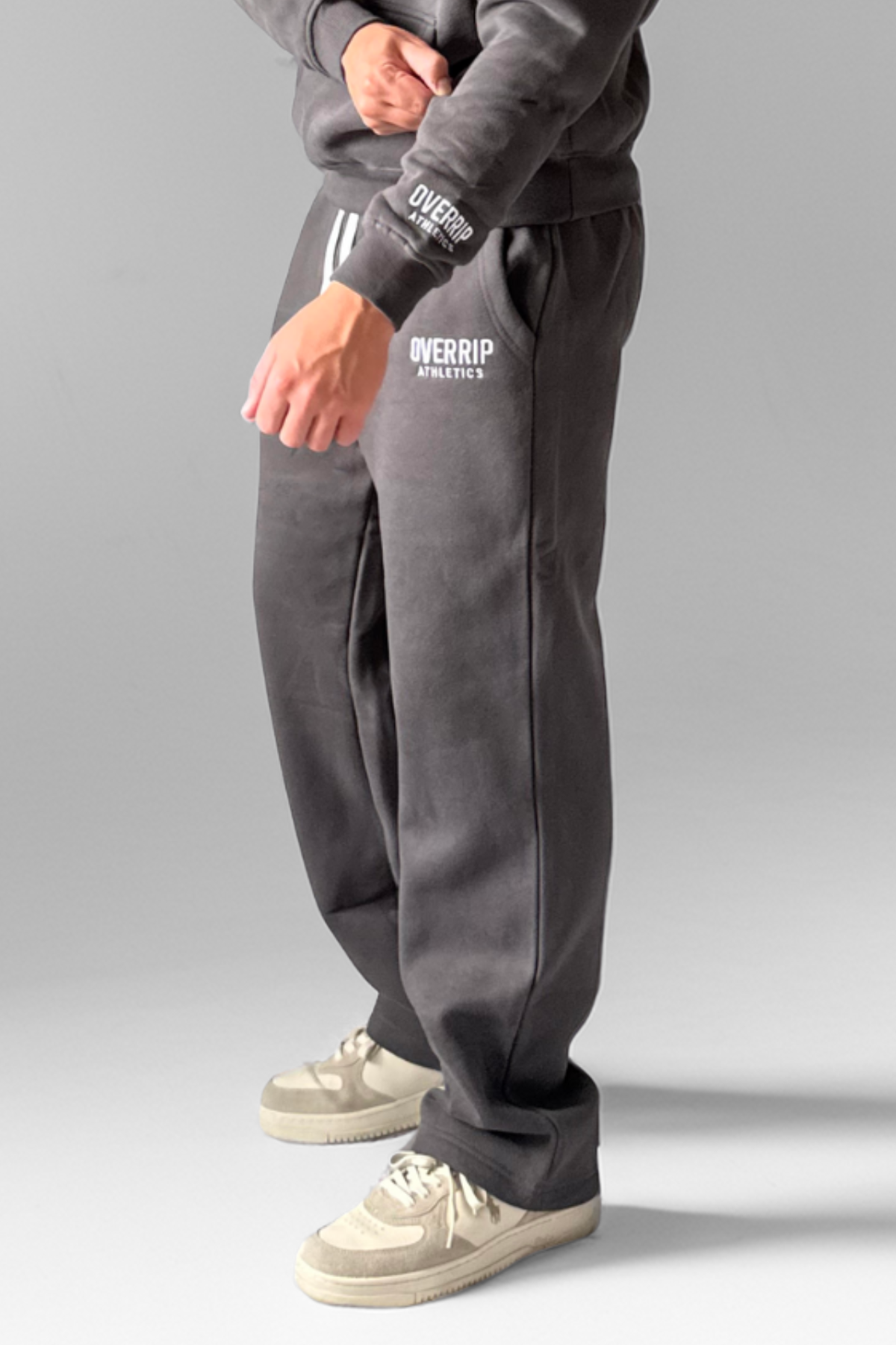 ESSENTIAL | WIDE-LEG SWEATPANTS