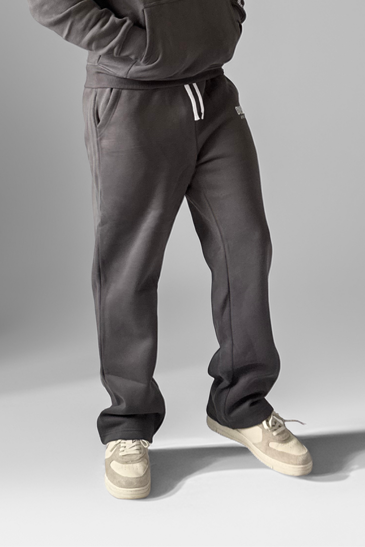 ESSENTIAL | WIDE-LEG SWEATPANTS