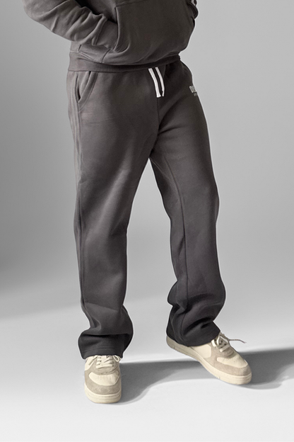 ESSENTIAL | WIDE-LEG SWEATPANTS