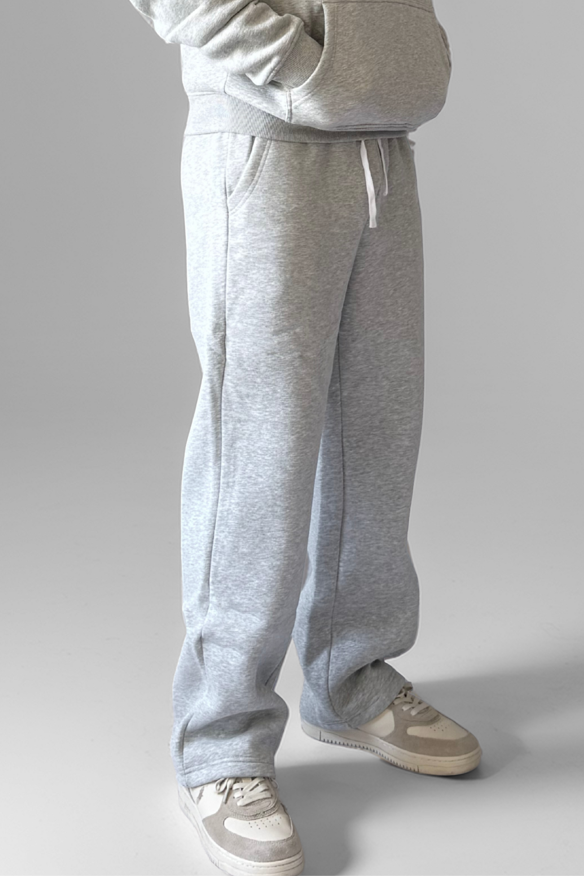 ESSENTIAL | WIDE-LEG SWEATPANTS