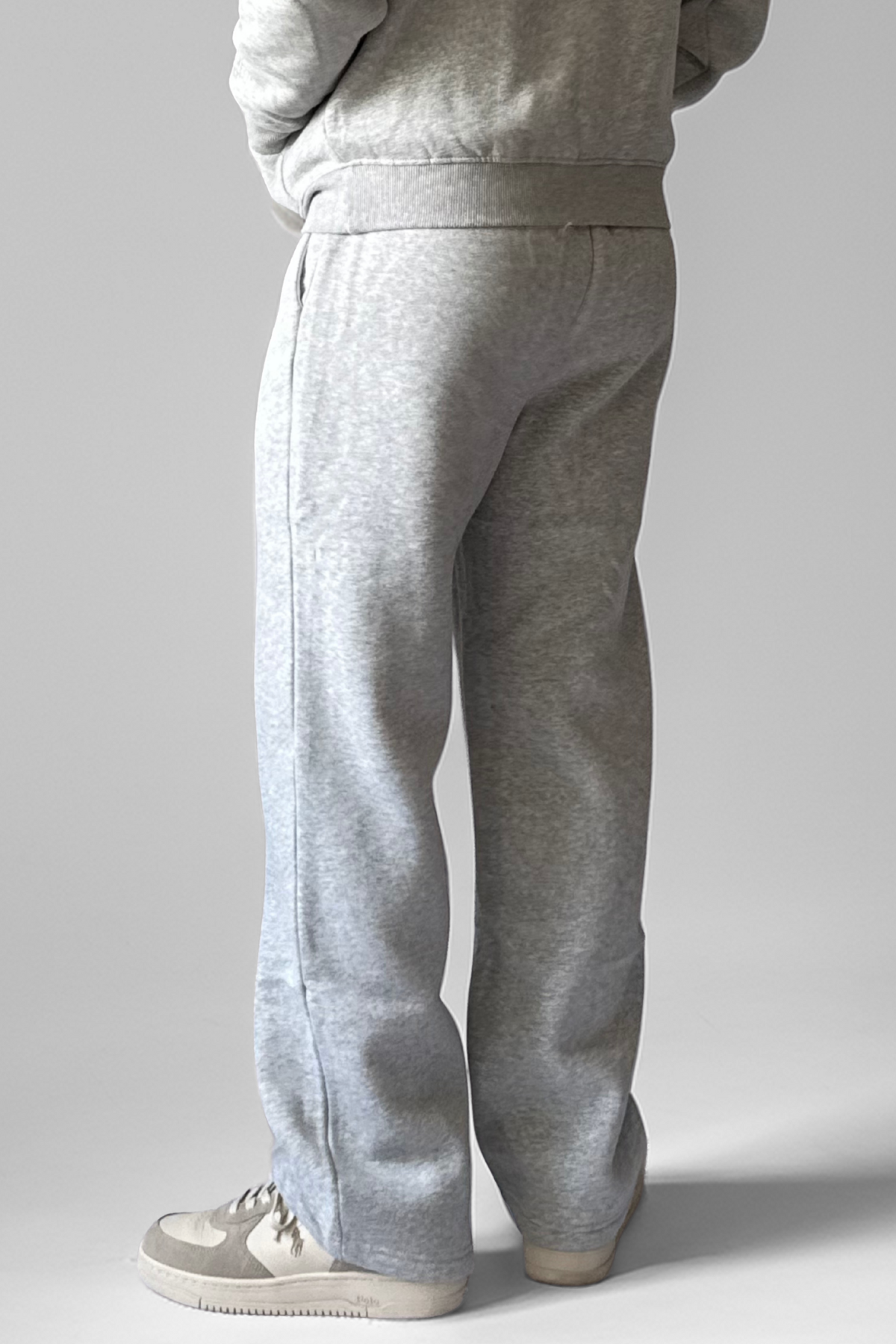 ESSENTIAL | WIDE-LEG SWEATPANTS