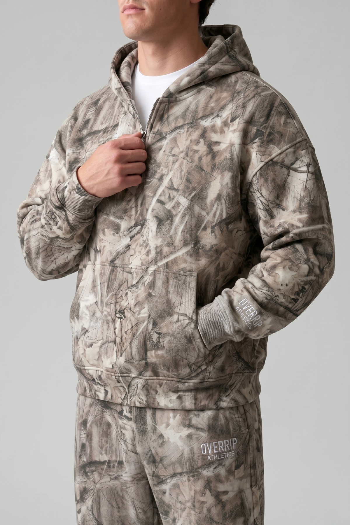 ESSENTIAL | BOXY QUARTER-ZIP HOODIE
