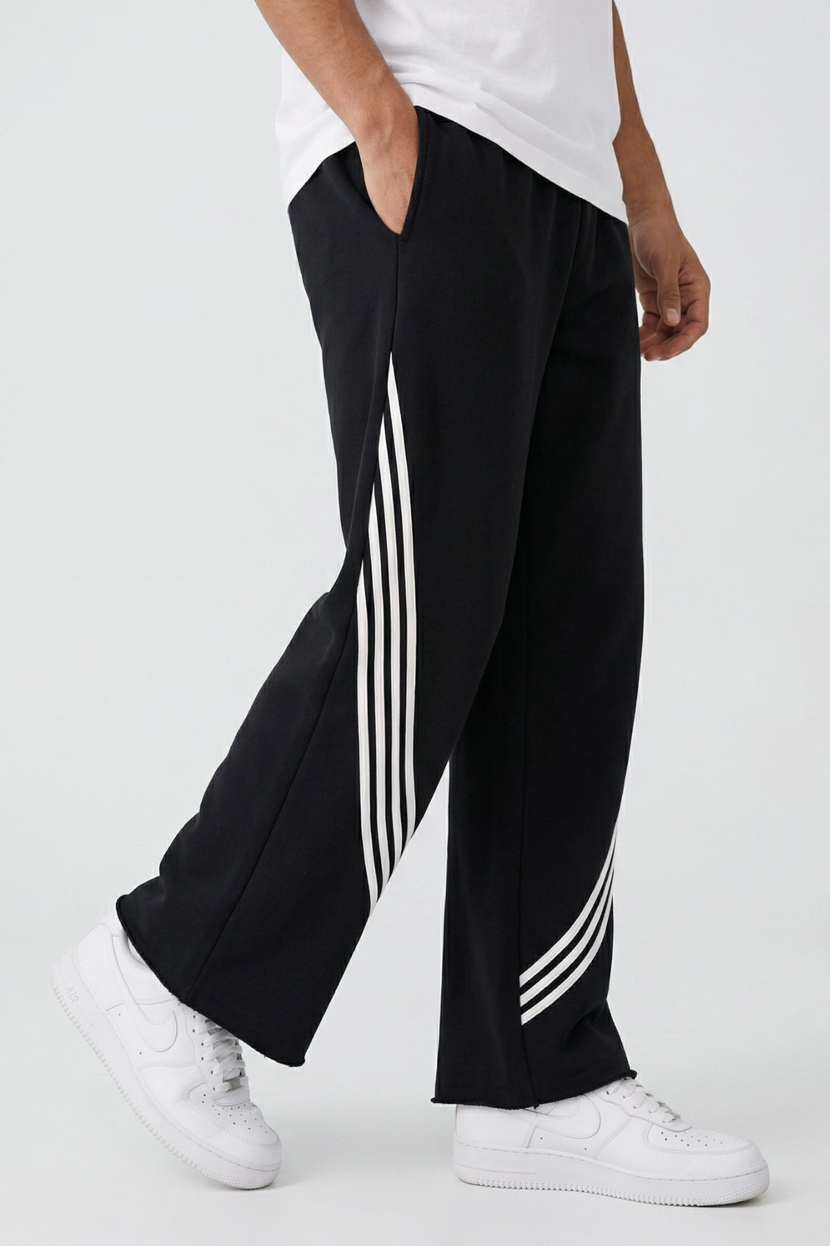 STRATA | STRIPED WIDE-LEG SWEATPANTS